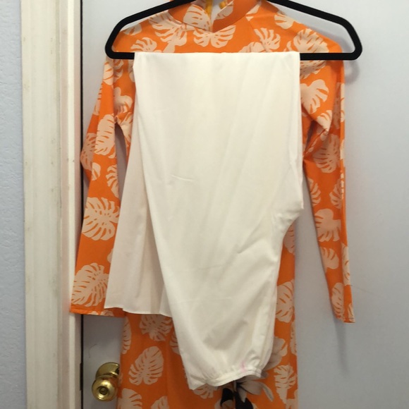 Vietnamese ao dài - Picture 3 of 3